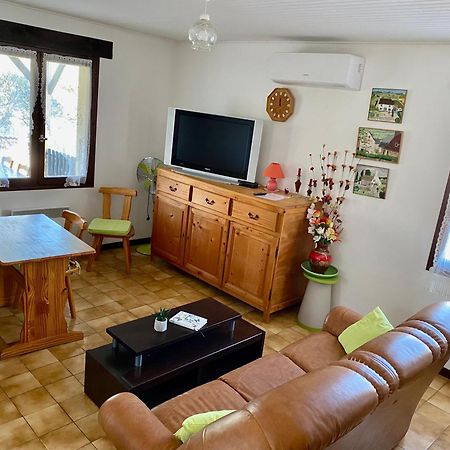 Hebergements Des Posas Sampzon الغرفة الصورة
